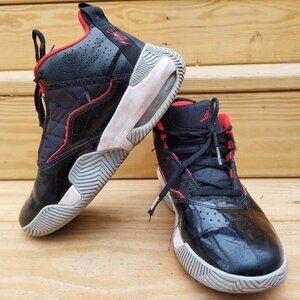 Jordan Flight Youth Basketball Shoes - Black & Red, Size 5.5Y